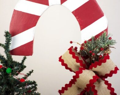 How to make giant candy cane decoration