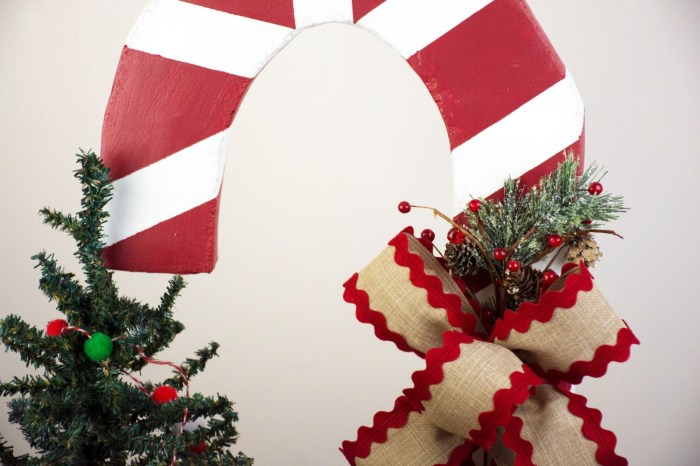 How to make giant candy cane decoration