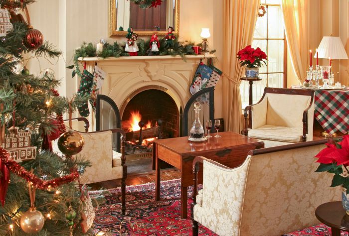 How to decorate a christmas living room