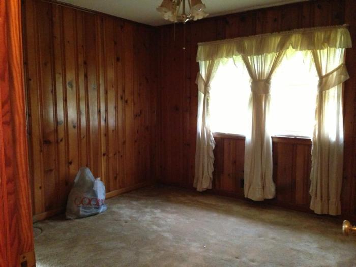 How to decorate a wood paneling room