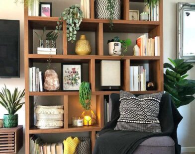 How to decorate built in living room shelves